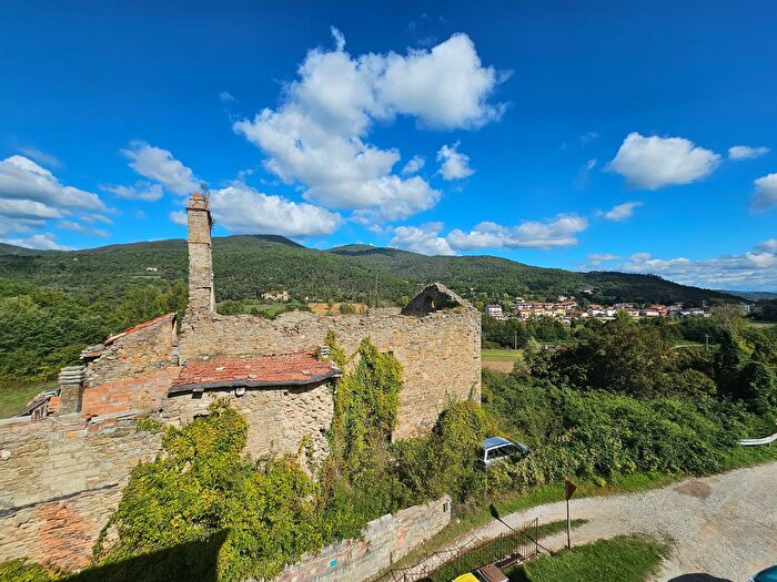 Casa con 6 locali in vendita in Vocabolo Santa Maria delle Corti, Lisciano Niccone