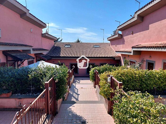 Appartamento trilocale in vendita in Roma