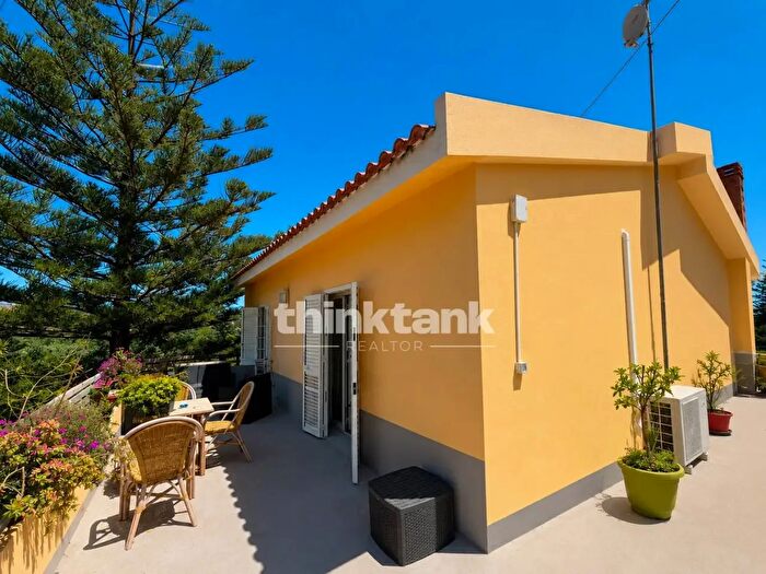 Casa con 6 locali in vendita in Traversa Case Bianche, Siracusa