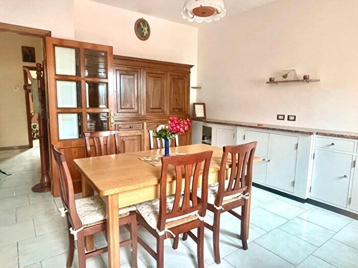 Appartamento con 5 locali in vendita in Siena