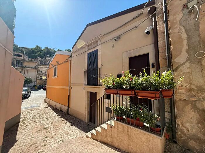 Casa bilocale in vendita in Via Emanuele Savarino, Modica