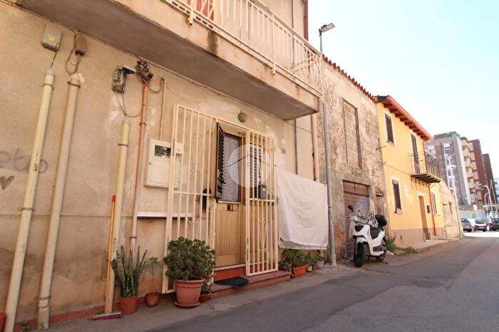 Appartamento bilocale in vendita in Via Collegio Romano, Palermo