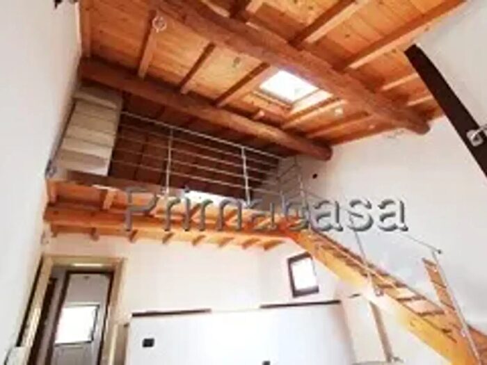 Appartamento trilocale in affitto in Via Valpolicella, Verona