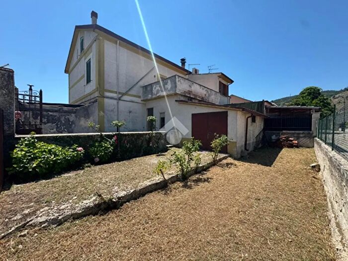 Casa con 5 locali in vendita in Via Brasile, Avezzano