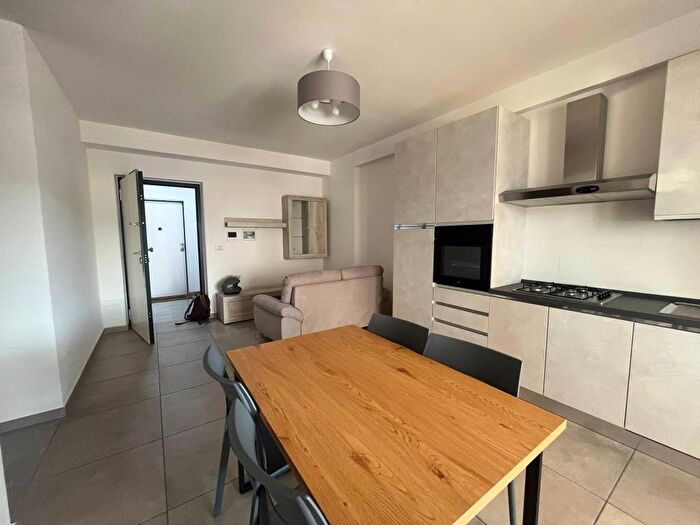 Appartamento trilocale in affitto in Via degli Stadi, Stadio Città, Cosenza