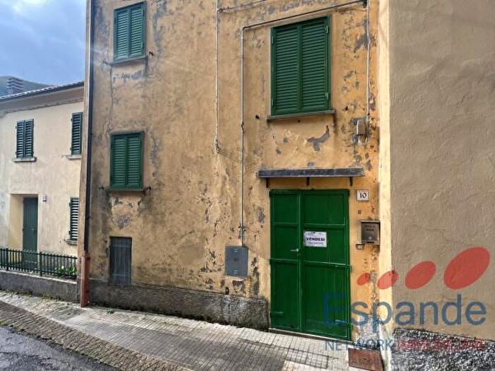 Casa con 6 locali in vendita in Alto Reno Terme