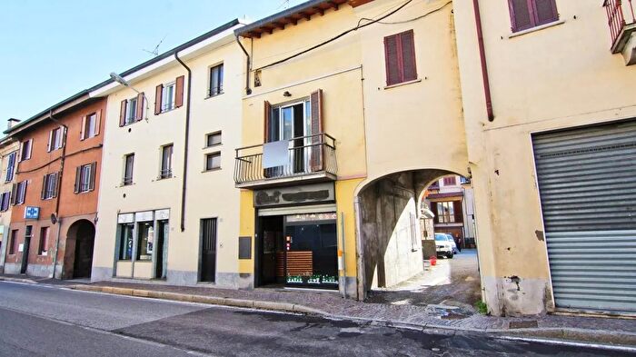 Casa quadrilocale in vendita in Corso Milano Barlassina, Barlassina