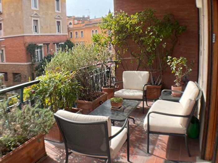 Casa con 5 locali in affitto in Via Ubaldino Peruzzi, Nuovo Salario, Roma