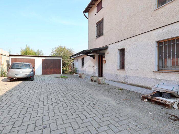 Casa trilocale in vendita in Vicolo Giacomo Matteotti, Campegine