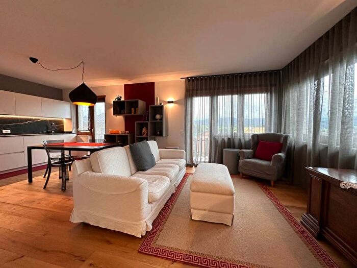 Appartamento con 5 locali in affitto in Via Cozzi, Centro, Asiago