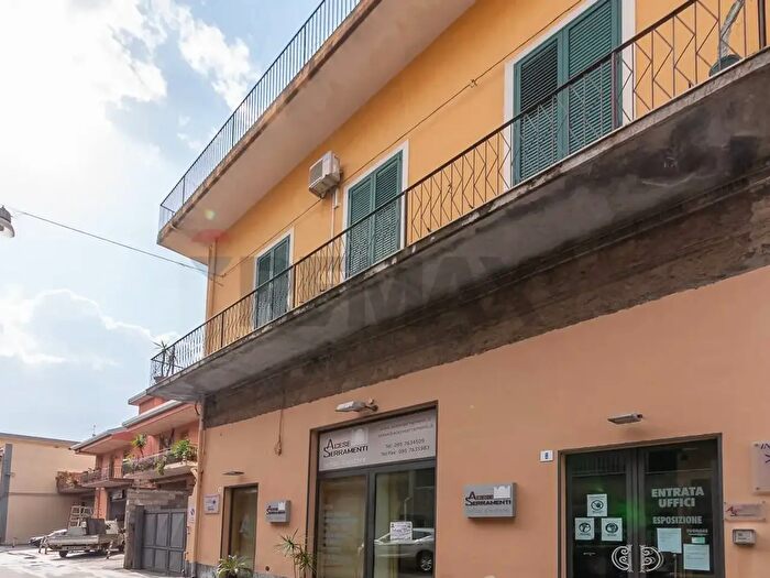 Appartamento con 5 locali in vendita in Via Igea, Acireale