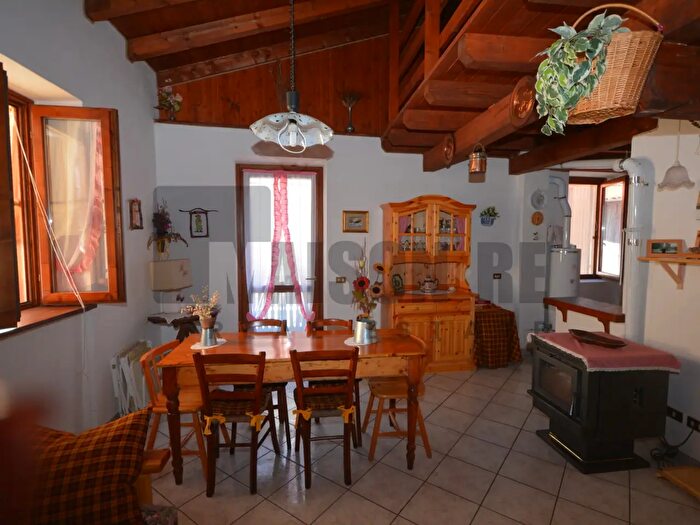 Appartamento bilocale in vendita in Via Roma, Lozio