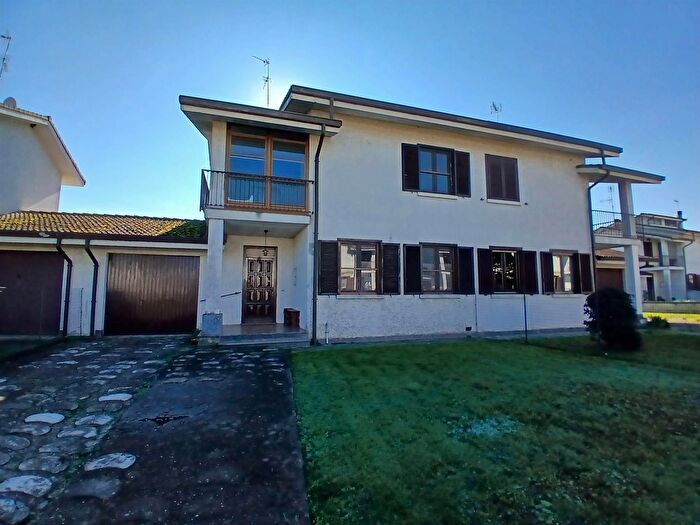 Casa quadrilocale in vendita in Mortara