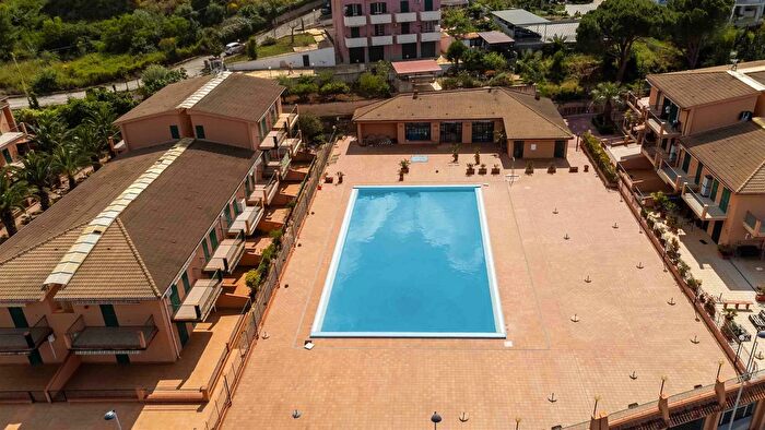 Appartamento bilocale in vendita in Cda Zubbio Snc, Pollina