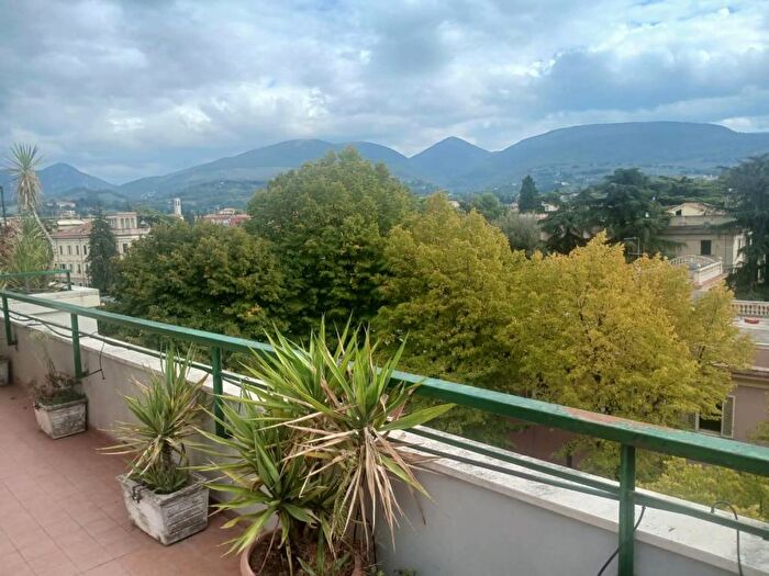 Casa con 5 locali in affitto in Via Guglielmo Oberdan, Centro Storico, Foligno