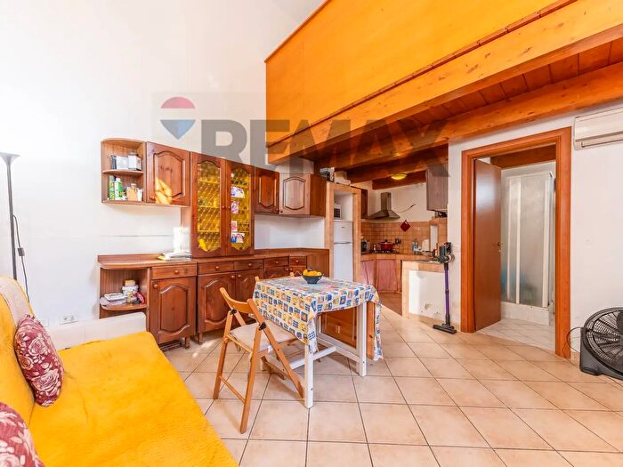 Appartamento bilocale in vendita in Via del Torraccio, Roma