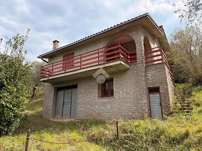 Casa trilocale in vendita in Localita San Venanzio, Soriano Nel Cimino