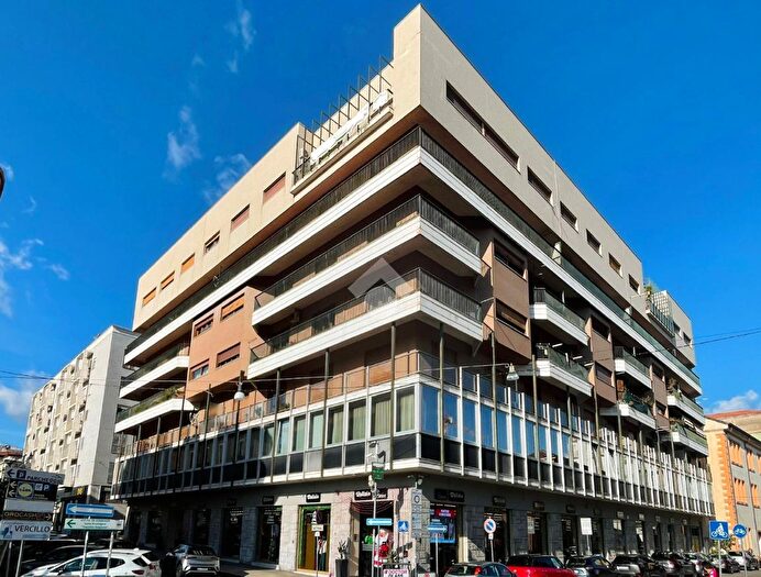 Appartamento con 5 locali in vendita in Via Isonzo, Cosenza