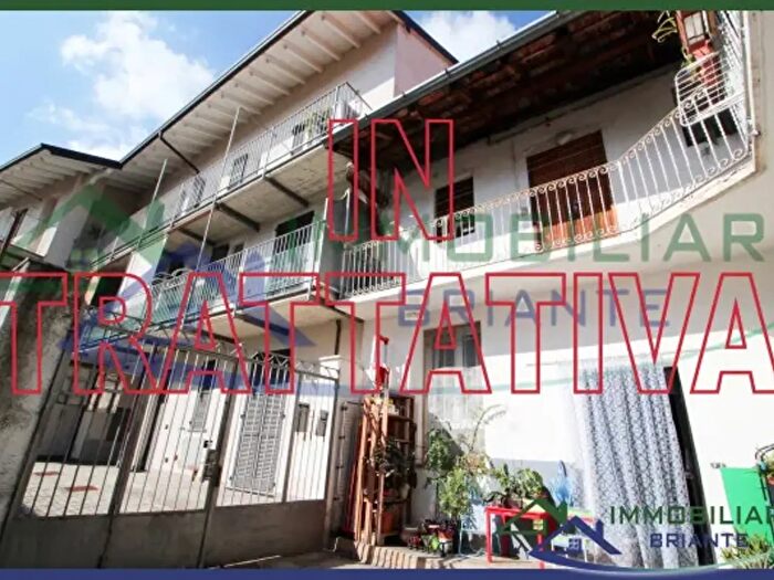 Appartamento trilocale in vendita in Via Novara, Casorate Sempione