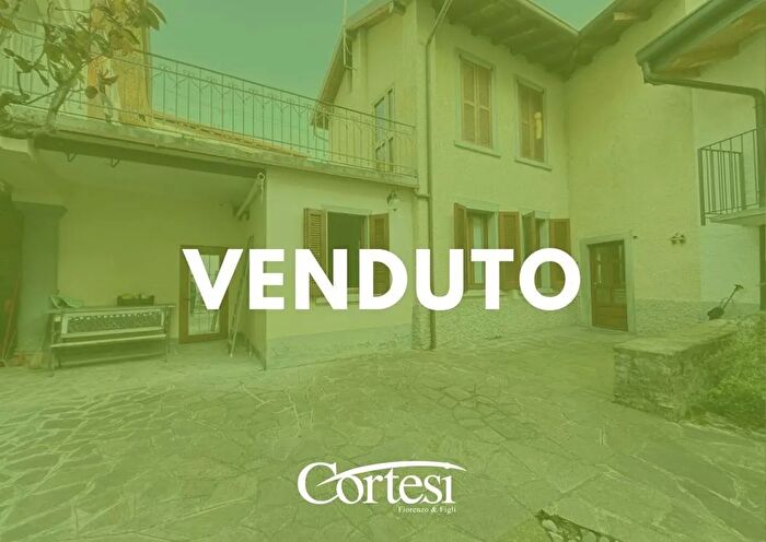 Casa quadrilocale in vendita in Via Si alla Vita Vigano San Martino, Vigano San Martino