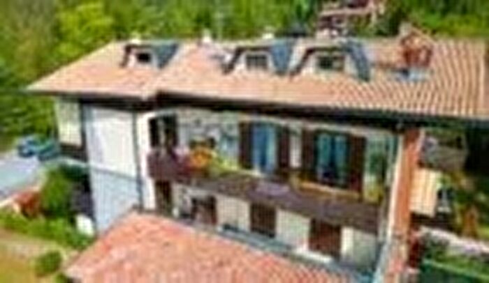 Appartamento trilocale in vendita in Rovetta