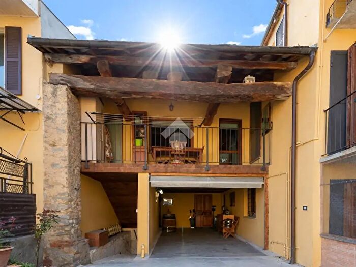 Appartamento trilocale in vendita in Via Diaz, Luserna San Giovanni