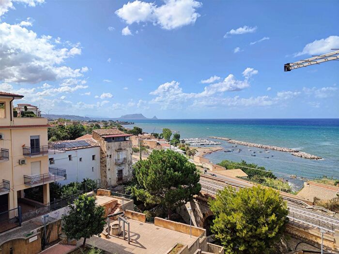 Appartamento trilocale in vendita in Via Giuseppe Fazio, Trabia