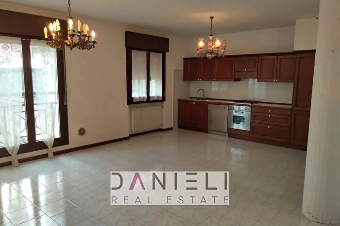 Appartamento trilocale in vendita in Via Palladio, Val Liona