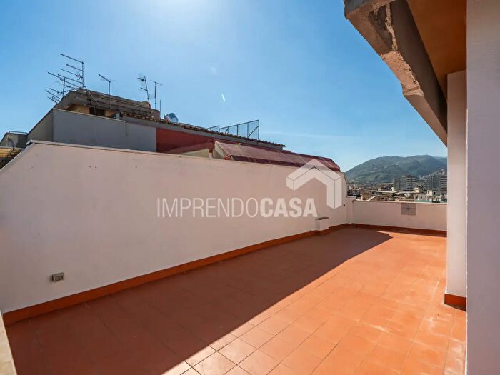 Appartamento quadrilocale in vendita in Via Uditore, Palermo