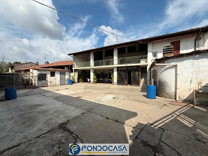 Casa con 15 locali in vendita in Sant'Andrea, Rovato