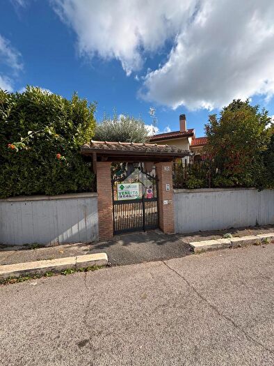 Casa con 9 locali in vendita in Via Moricone, Albano Laziale