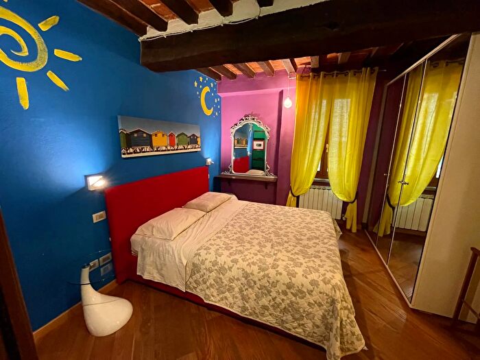 Appartamento trilocale in vendita in Piazza Giuseppe Garibaldi, Sinalunga