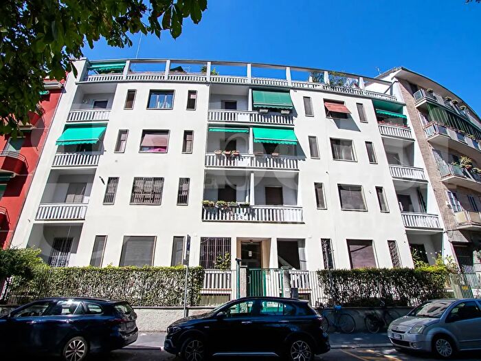 Appartamento trilocale in vendita in Via Felicita Morandi, Milano