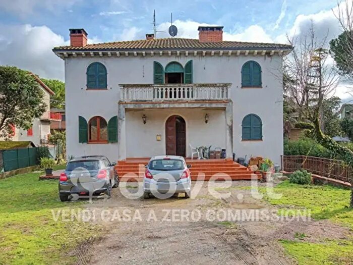 Casa con 6 locali in vendita in Castiglione del Lago Pg, Castiglione Del Lago