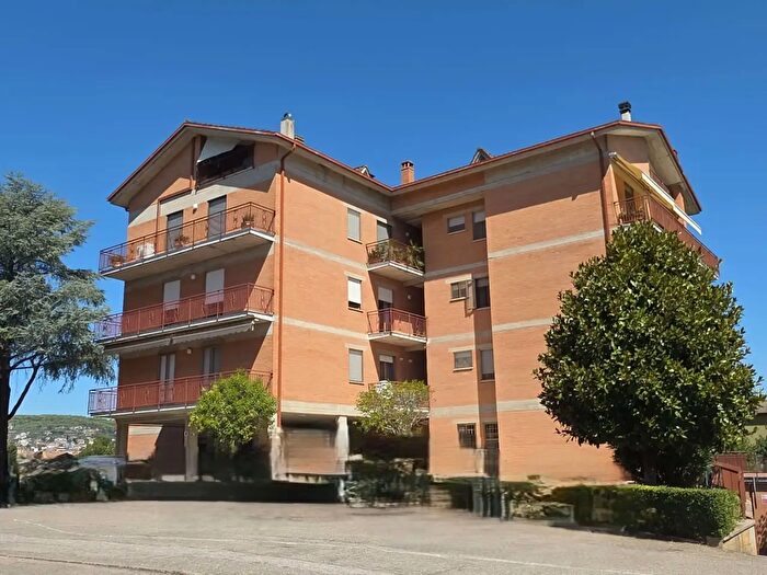 Appartamento con 6 locali in vendita in Perugia