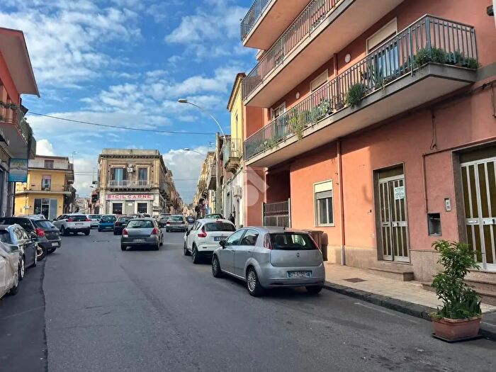 Appartamento con 5 locali in vendita in Piazza Ungheria, Giarre