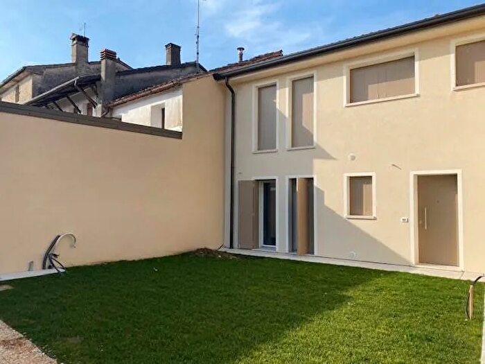 Casa con 5 locali in vendita in Moriago della Battaglia Via Roma, Montebelluna