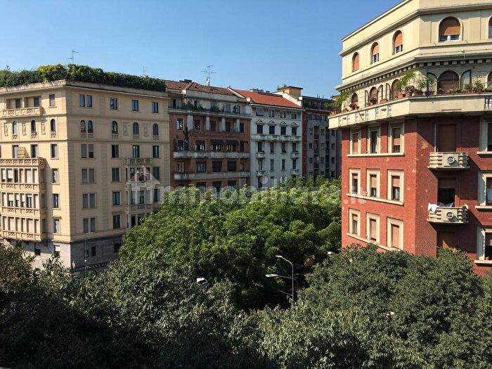 Appartamento trilocale in affitto in Piazza Maria Adelaide di Savoia, Morgagni, Milano