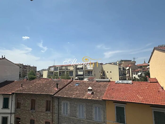 Appartamento trilocale in vendita in Via Rattazzi, Firenze
