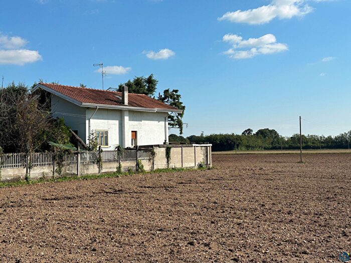 Casa con 5 locali in vendita in Saronna, Castano Primo