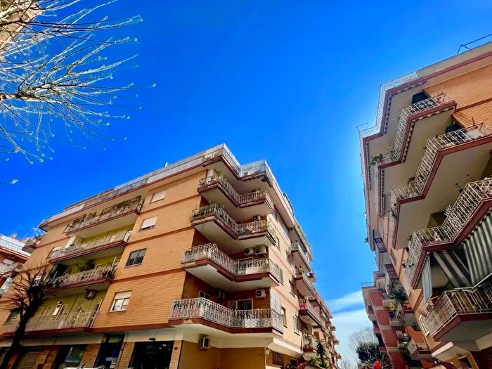 Appartamento bilocale in vendita in Via delle Baleari, Roma