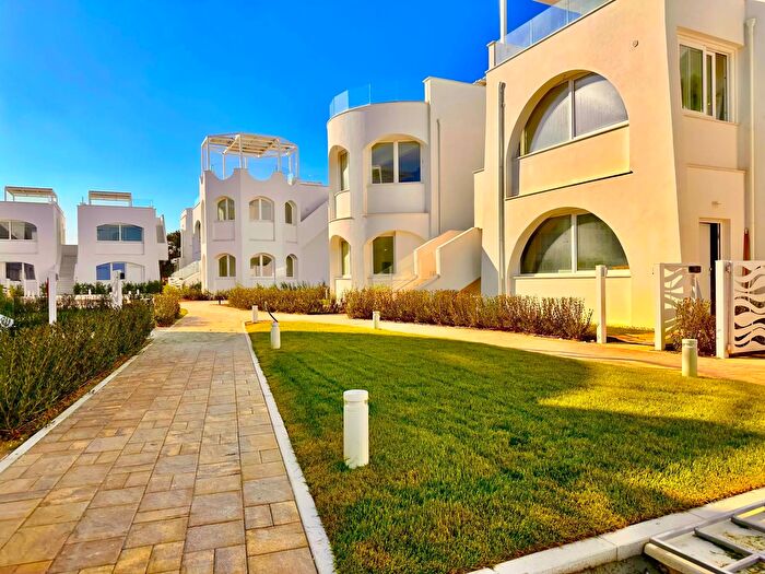 Appartamento trilocale in vendita in Via Litoranea Complesso Costa Conero, Numana