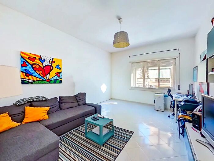 Appartamento trilocale in vendita in Via Federico Paolini, Roma