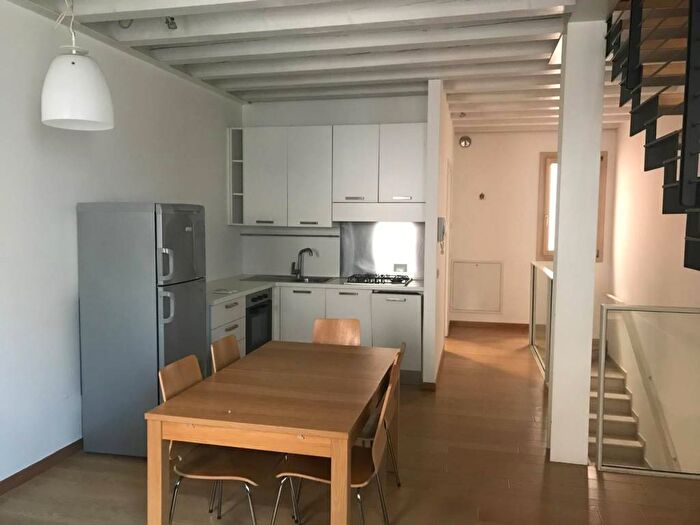 Appartamento trilocale in affitto in Via Palestro, Piazza dei Signori, Treviso