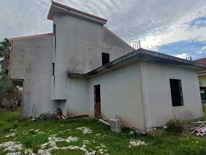 Casa con 5 locali in vendita in Località Scalo Ferroviario, Feroleto Antico