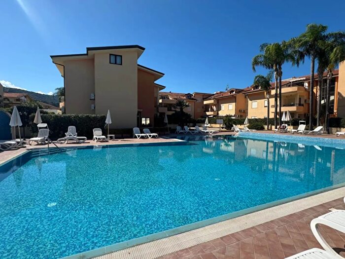 Appartamento trilocale in vendita in Località Marinella, Pizzo