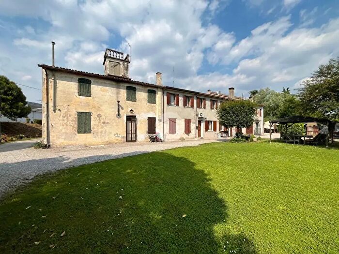 Casa con 5 locali in vendita in Vicolo a Meucci, Albignasego
