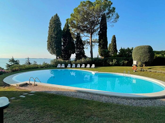 Appartamento bilocale in affitto in Via del Fontanone, Centro, Gardone Riviera