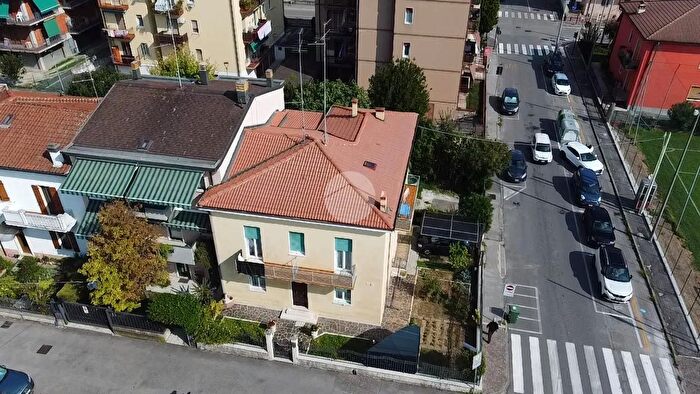 Case in Vendita e in Affitto - 3