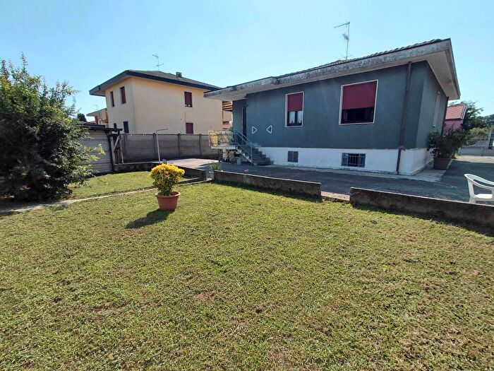 Case in Vendita e in Affitto - 3